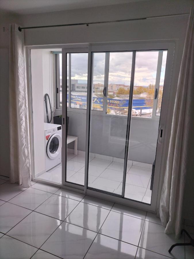 Jolie Appartement Proche Tramway Venissieux Exterior photo