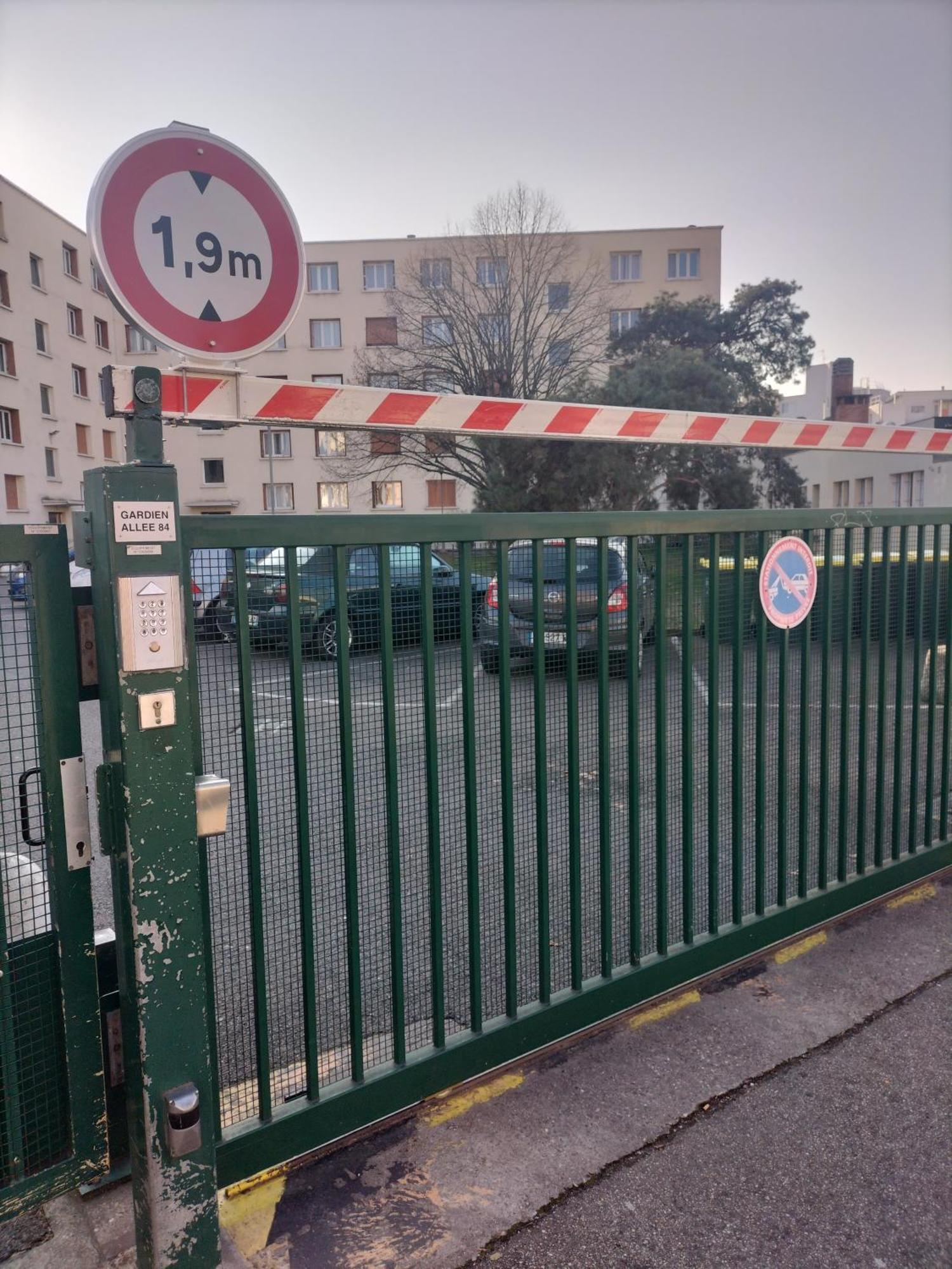 Jolie Appartement Proche Tramway Venissieux Exterior photo